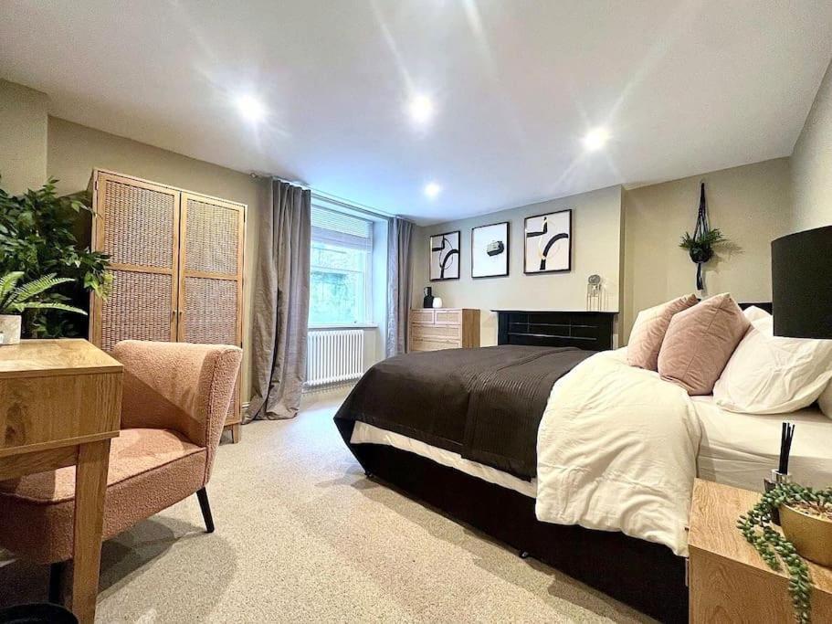 Fabulous Large Apartment In Great Location Bath Kültér fotó